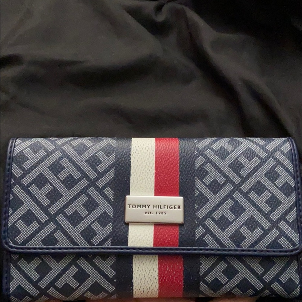 Tommy Hilfiger wallet